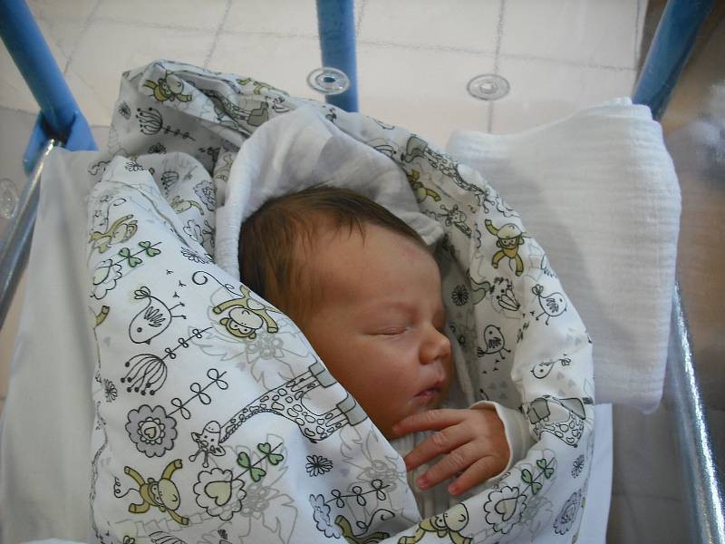 Julie Pospíšilová. Narodila se 23.března v jablonecké porodnici mamince Petře Pospíšilové z Jablonce nad Nisou. Vážila 3,7 kg a měřila 49 cm.