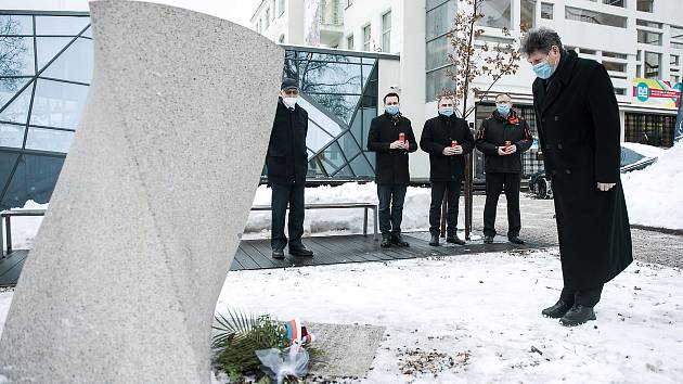Vedení jabloneckého magistrátu uctilo ve středu 27. ledna Den památky obětí holokaustu.