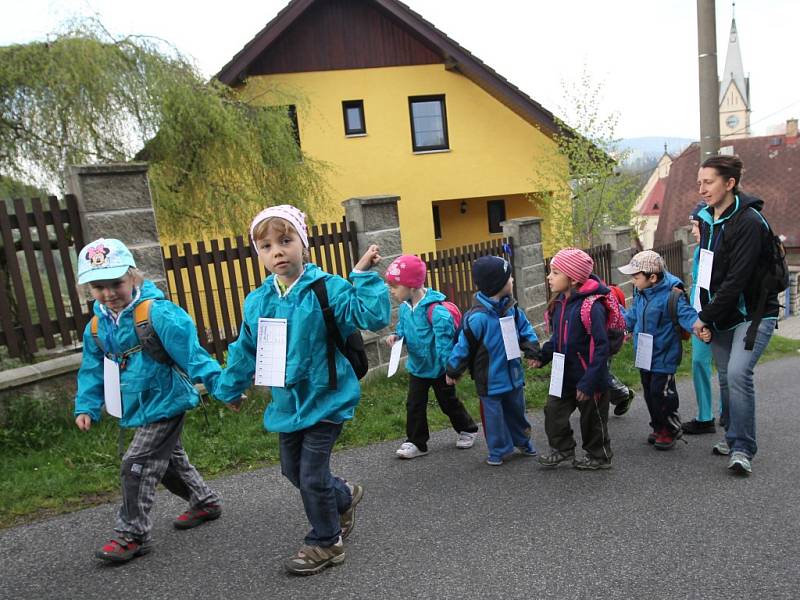 Sheldonův modroběh, aneb Česko svítí v modrém v Tanvaldě.