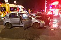 Dvě auta se srazila křižovatce ulic U Přehrady a Palackého.