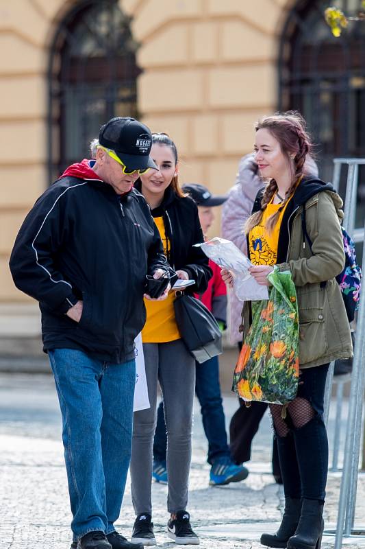 Dvacátý první ročník Českého dne proti rakovině je znám zejména pro své typické žluté kytičky. Ty se prodávaly i v Jablonci nad Nisou.