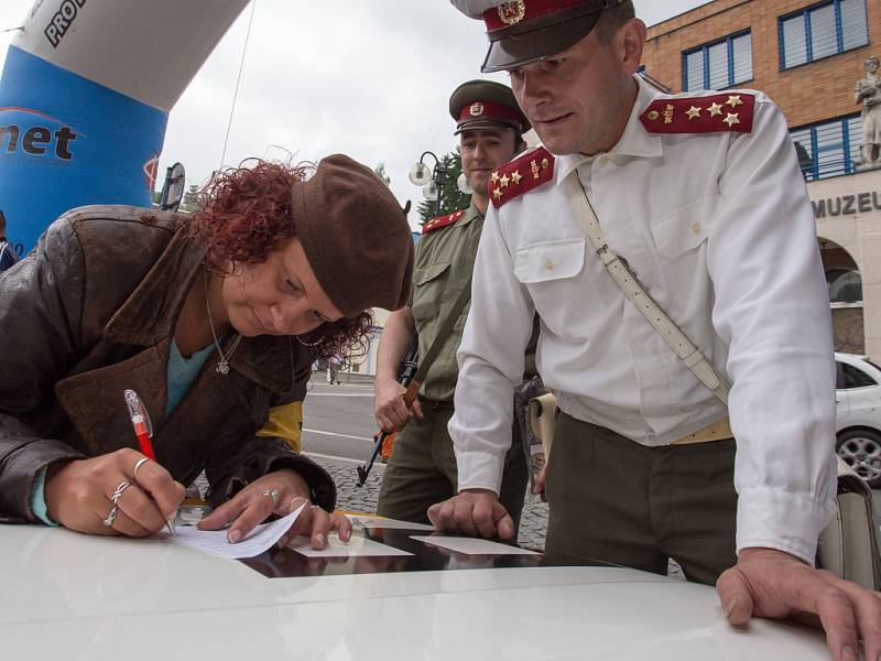 Závod veteránů Horním Pojizeřím a Železnobrodskem.