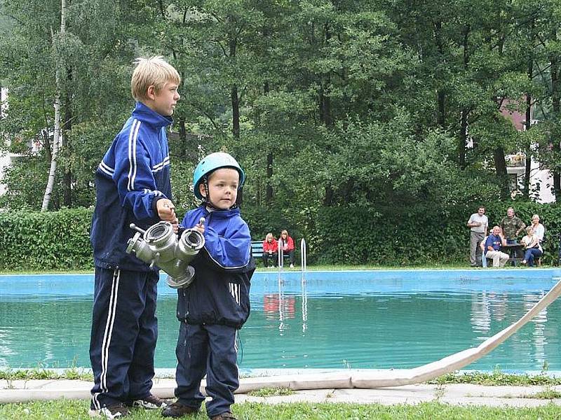 Sbor dobrovolných hasičů Zlatá Olešnice. Příliš těžký rozdělovač.