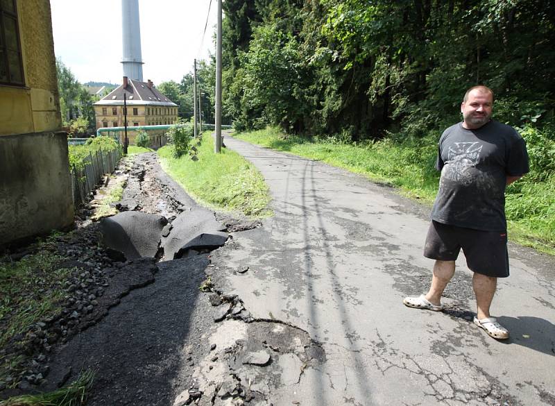 Vyplavená ulice Za Plynárnou v Jablonci.