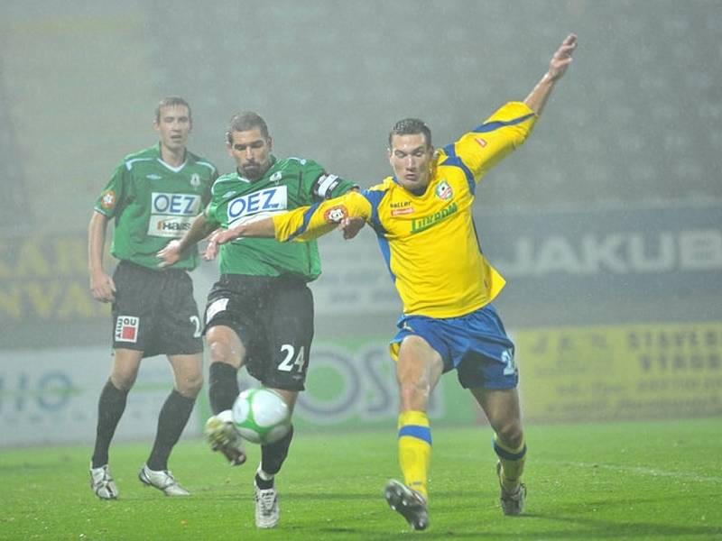 V osmifinále poháru ČFMS se za deštivého počasí před návštěvou necelých 400 diváků střetl FK Baumit Jablonec a FC Tescoma Zlín. Hosté v prvním poločase získali dvoubrankový náskok, který domácí v druhé půli zkorigovali brankou kapitána.