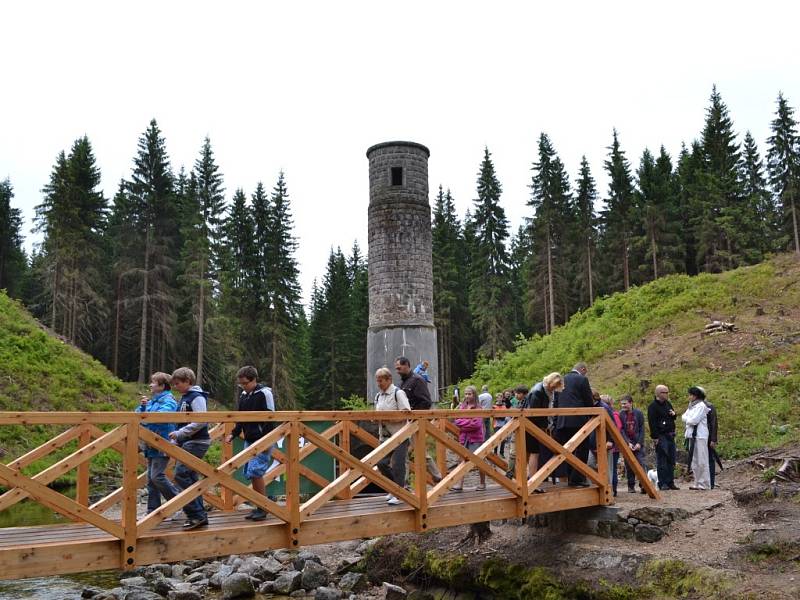 20. června slavnostně otevřeli první část naučné stezky vedoucí k Protržené přehradě na Bílé Desné (18. září 1916 katastrofa). Začíná zvoničkou na náměstí v Desné. Okolí technické památky s dochovanou šoupátkovou věží se změnilo. 