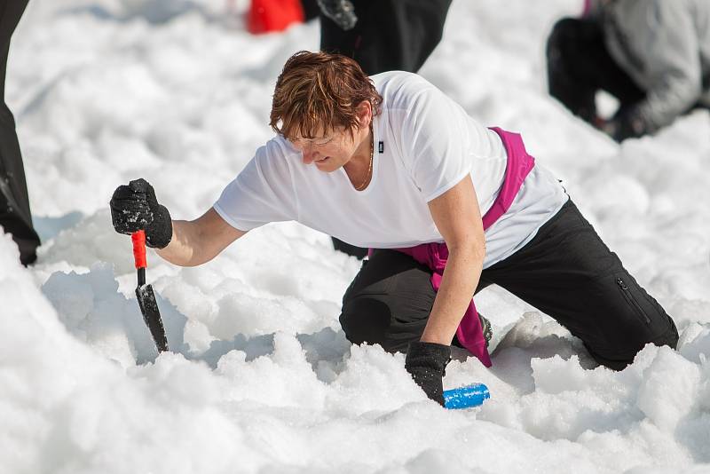 Skiareál v Rokytnici nad Jizerou pořádal 2. dubna 2017 druhý ročník zábavné akce s názvem Snowend, která byla určená především kopáčům pokladů či aktivním zahrádkářům. Originálním způsobem tak byla zakončena lyžařská sezona.