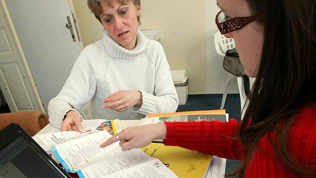 NOVÉ CENTRUM. Ve čtvrtek 4. března poprvé otevřelo své dveře poradenské Centrum pro zdravotně postižené. Cílem je poskytování poradenské činnosti nebo přímo asistence.