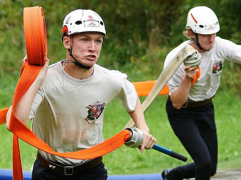 Podkozákovská hasičská liga. Předposlední kolo v Benešově u Semil. Muži z SDH Malá Skála i přes enormní snahu svůj pokus nedokončili.