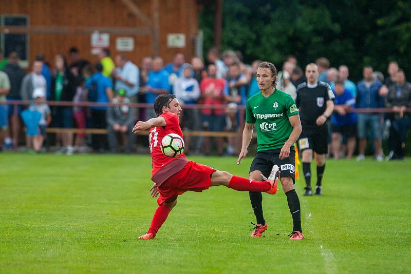 Přátelské fotbalové utkání mezi týmy FK Jablonec a FK Jiskra Mšeno se odehrálo 12. července v Rychnově u Jablonce nad Nisou. Na snímku vpravo Matěj Hanousek.