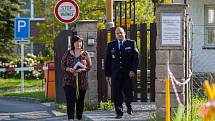 Ředitel Věznice Rýnovice Vlastimil Kříž a tisková mluvčí Monika Králová předstoupili v 17.15 v neděli 21. května před novináře.