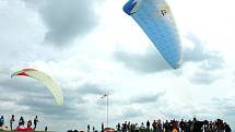 Mistrovství ČR v extrémním závodě štafet I. kategorie EXTREM CUP 2009 se čtyřmi disciplínami běh, mtb, paragliding a kajak odstartoval na Žluté plovárně v Malé Skále. Běžci předali štafetu bikerovi. Ten na Kozákově předal paraglidistovi. 