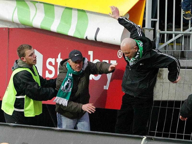 Fotbalový Jablonec slaví historické druhé místo v nejvyšší fotbalové soutěži. V posledním kole porazil doma České Budějovice 2:0 a zajistil si účast v třetím předkole Evropské ligy.