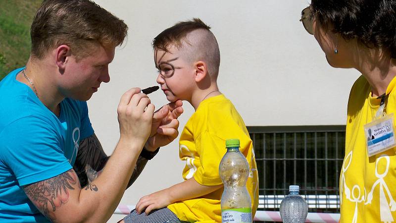 Ve střežené části Věznice Rýnovice proběhl celodenní projekt Mezinárodního vězeňského společenství s názvem Den s dítětem.