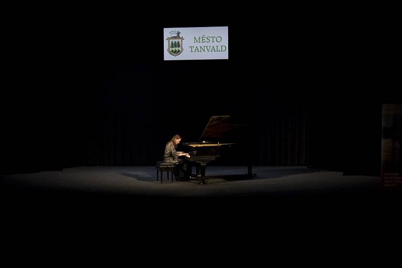 Festival Tanvaldské hudební jaro byl slavnostně zahájen za účasti italské klavíristky Eloisy Cascio.