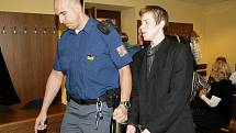 Devatenáctiletý mladík Jiří Šponar z Jablonce si má odpykat sedmiletý trest za ublížení na zdraví s následkem smrti.