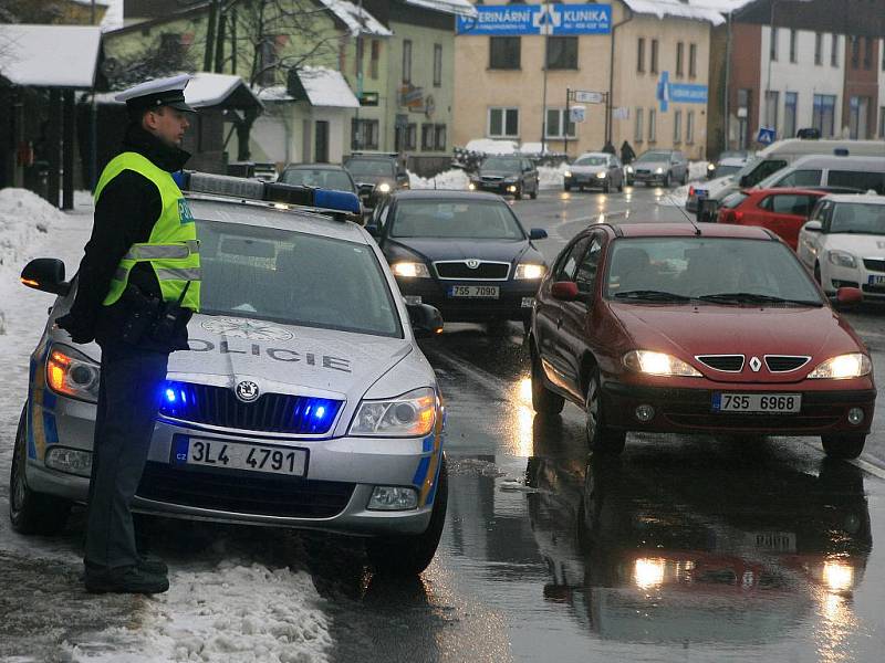 V sobotu 7. ledna ucitili Romové památku zesnulého Ladislava Tatára, který byl zastřelen třiašedesátiletým Janem S. z Tanvaldu na Nový rok. Smutečního aktu se zúčastnilo na dvě stě padesát Romů. 