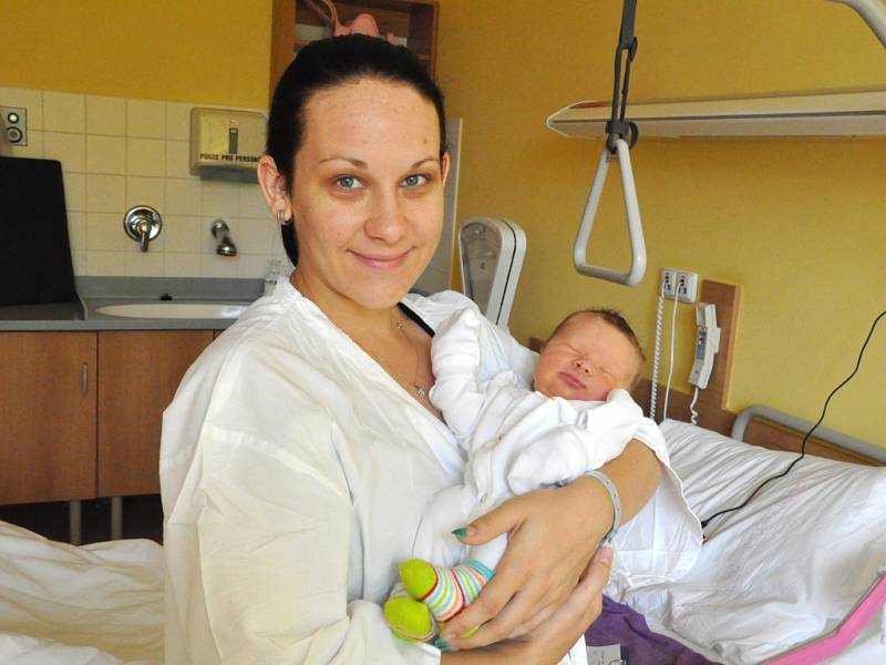 Ester Šimonová se narodila Kristýně Frýdlové a Erikovi Šimonovi z Liberce dne 27.6.2015. Měřila 48 cm a vážila 3100 g.