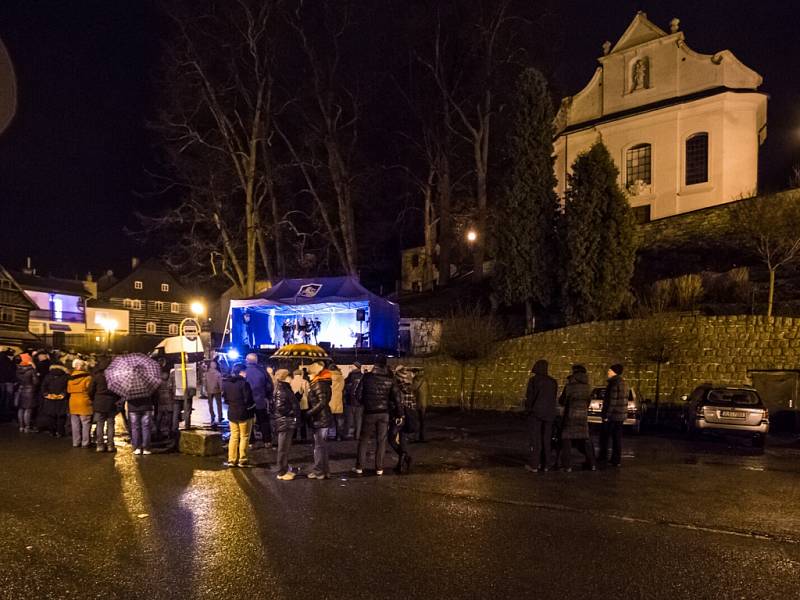 Vánoční zpívání v Železném Brodě v podání souboru ZUŠ.