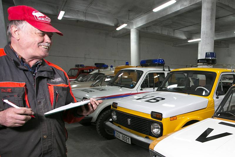 Muzeum socialistických vozů se přestěhovalo z Velkých Hamrů do Železného Brodu. Na snímku předseda spolku Motorgate Pavel Kadaš.