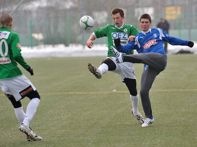 V dalším přípravném utkání přivítal prvoligový FK BAUMIT Jablonec na svém umělém trávníku ve Mšeně vedoucí prvoligové družstva polské ligy a účastníka jarních bojů Poháru UEFA KKS Lech Poznaň. V bojovném utkání  zvítězili domácí 2:1 po poločase 0:0. 