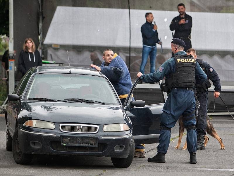 Ukázka psovodů Policie ČR a vězeňské služby