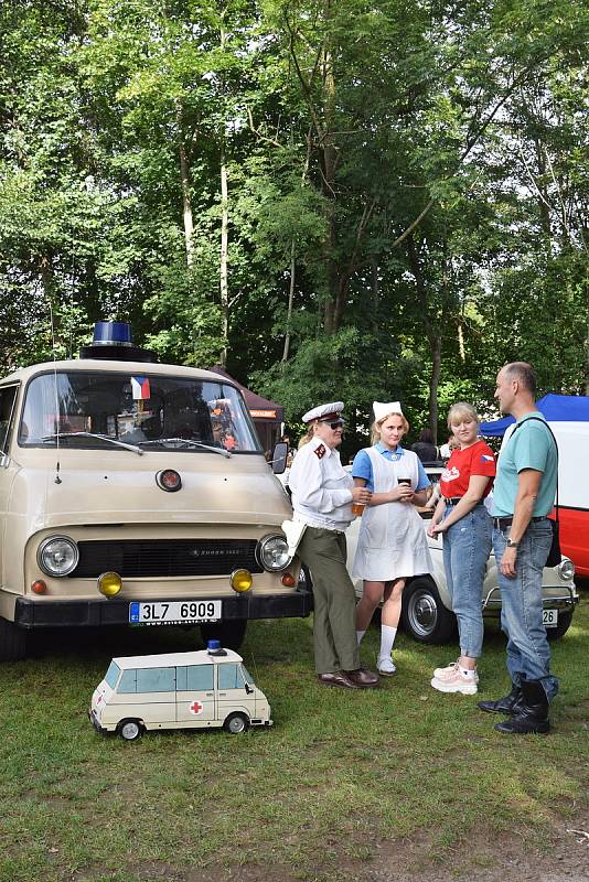 Den s Embéčkem přitáhl na Malou Skálu autoveterány.