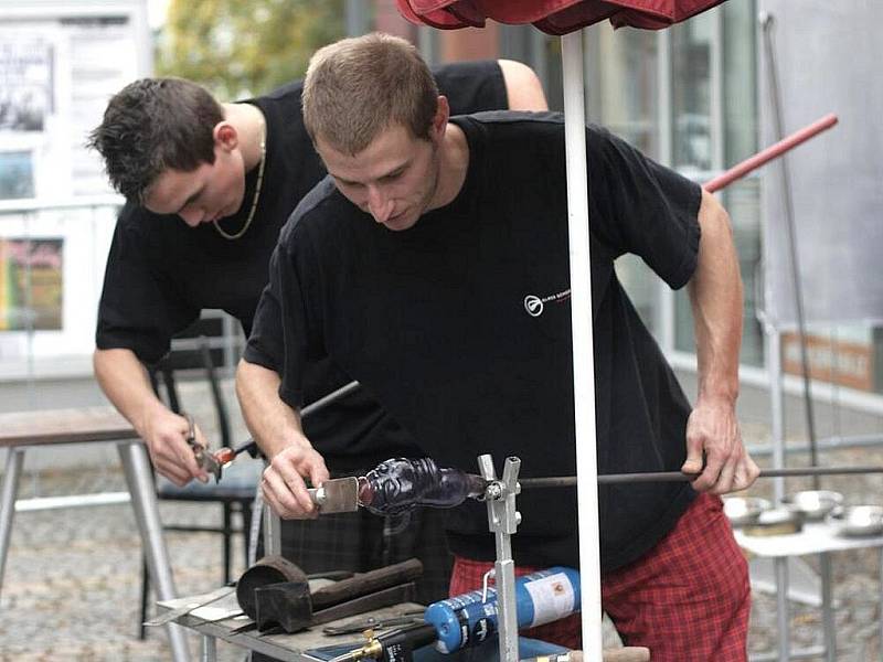 V jabloneckém Eurocentru probíhá od 8. do 10. října 11. ročník výstavy a veletrhu vzdělávání AMOS 2009.