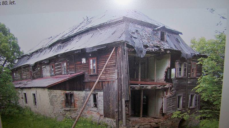 V Krásné u Pěnčína na Jablonecku otevřeli po patnáctileté složité rekonstrukci Kittelův dům, kam se přestěhovalo Kittelovo muzeum.