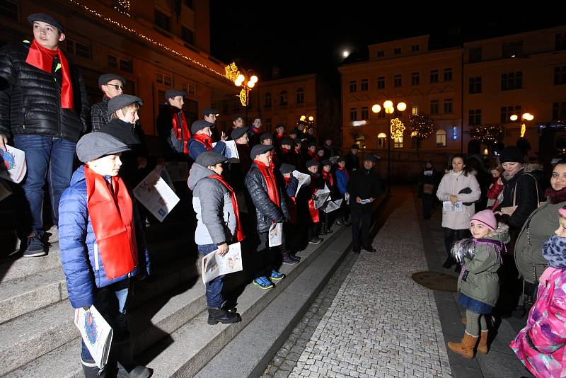 Jablonecko zpívalo koledy s Deníkem.