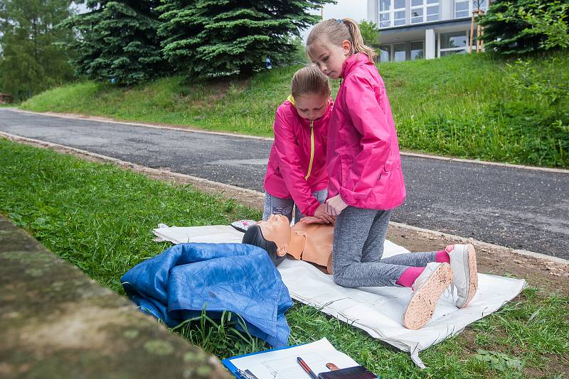 Krajské kolo Helpíkova poháru Libereckého kraje, zdravotně výchovné soutěže v první pomoci pro žáky pátých tříd základních škol, proběhlo 16. května u vodní nádrže Mšeno v Jablonci nad Nisou.