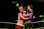 Galavečer bojových sportů, Iron Night Fight 3, proběhl 22. února v městské hale v Jablonci nad Nisou. Na snímku je Tereza Netušilová (vlevo) a Viktorie Bulínová v kategorii K1 do 53,5 kilogramů.