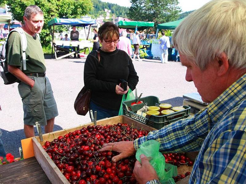 Farmářské trhy v Železném Brodě.