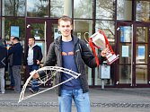 Student doktorského studia Fakulty strojní Technické univerzity v Liberci Tomáš Kořínek a jeho tým Hard Workers přivezl do Liberce pohár za první místo. 