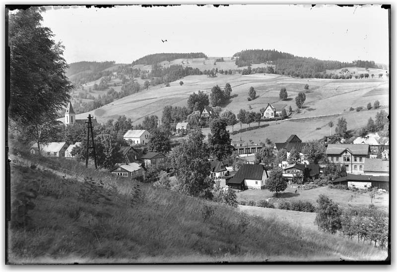 Obec Desná v Jizerských horách. Historické fotografie.