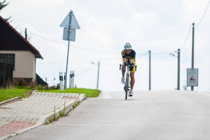 Pátý ročník nejdelšího cyklistického podniku v Česku, Metrostav Handy Cyklo Maraton, pokračoval 4. srpna. Pětidenního maratonu se účastní 42 čtyř nebo osmi členných týmů, které musí zdolat v limitu 111 hodin trasu o délce zhruba 2222 kilometrů.