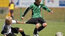 Předposlední zápas turnaje. Mladší skupina – (bílý) Hradec Králové vs (zelená) Příbram.  