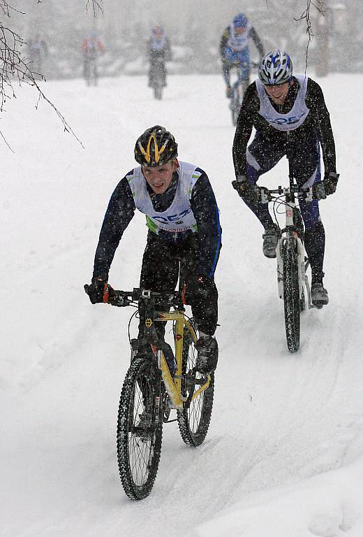 Zimní triatlon v Jablonci prověřil odolnost všech závodníků. Podmínky byly extrémní.
