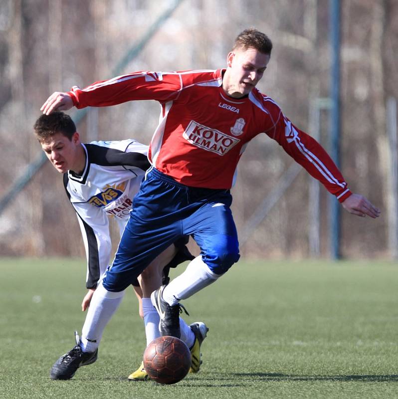 Maršovice porazily na "zimním" turnaji Semily (v bílém) 9:3.