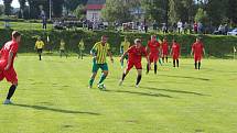 I. A třída. FC Pěnčín - FK Rynoltice 1:2 (1:0). Pěnčín postoupil do I. A třídy, v premiéře ale doma soupeři podlehl. Pěnčín - zelenožluté dresy.