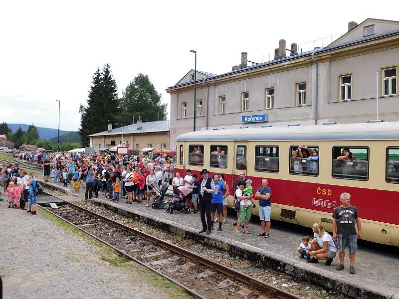 Železniční společnost Tanvald představila při Borůvkové sobotě zrekonstruovanou lokomotivu zvanou Rakušanka.