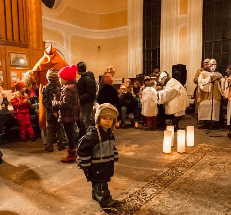 Živý betlém a Betlémské světlo v Železném Brodě