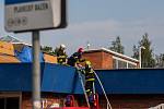 Hasiči zasahovali 23. května u požáru střechy plaveckého bazénu v Jablonci nad Nisou.