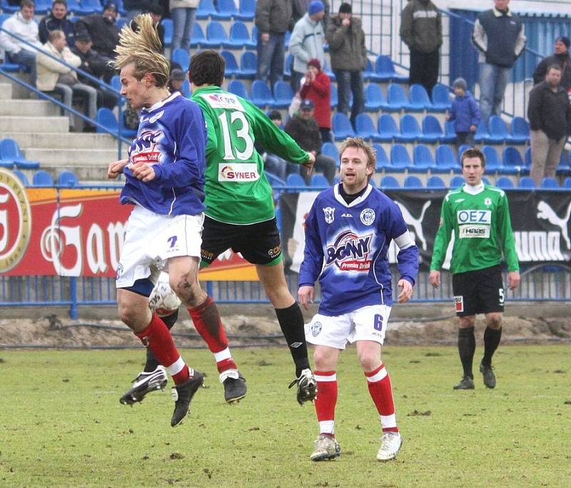 Fotbalisté FK Baumit po zásluze vedli góly Lafaty a Hlouška z druhé půle už 2:0. Nakonec se ale o tři body obávali. Kladno Szabem z penalty snížilo, ale stav se dál nezměnil.