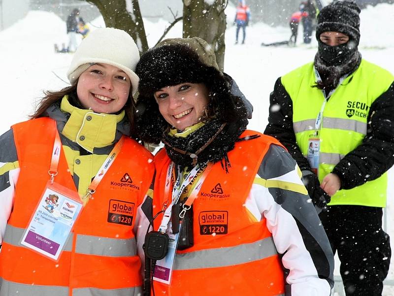 Střípky z lyžařského šampionátu. Dobrovolníci.