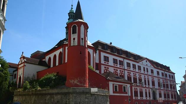 Nákup zámku je zas ve hře. O možné koupi hovoří tři nejsilnější liberecké  strany - Liberecký deník