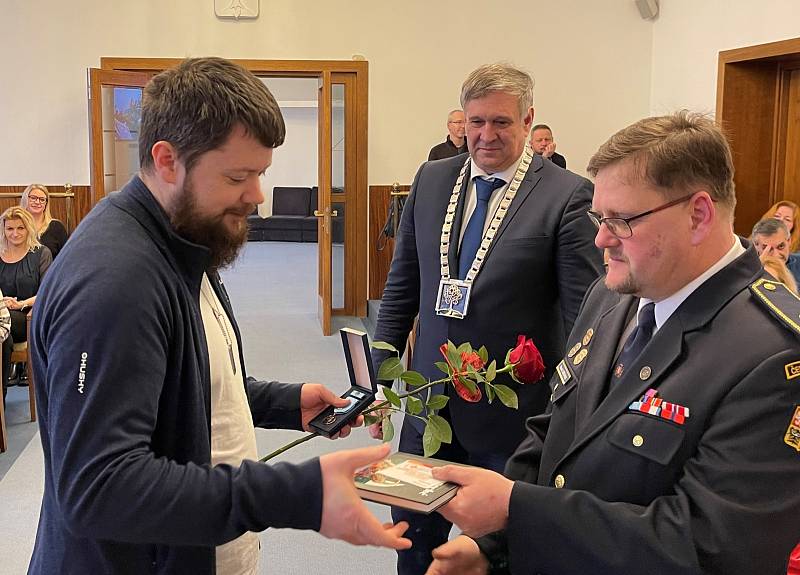 Český červený kříž v Jablonci nad Nisou oceňoval další dobrovolné dárce krve z regionu.