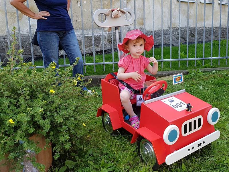 IV. ročník jízdy veteránů Za Krtečkem do Jizerských hor.