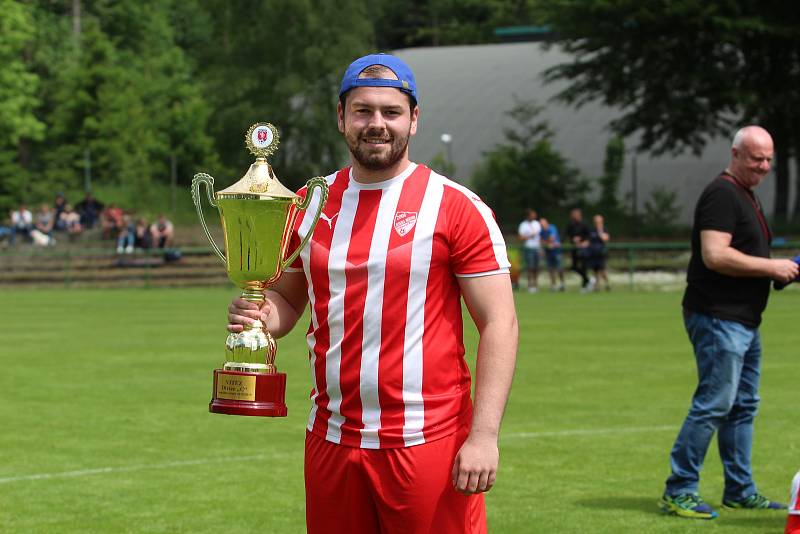 Áčko Jiskry Mšeno vybojovalo pohár divize C a má také nejlepšího střelce Nikolase Daníčka.