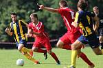 Fotbalisté Železného Brodu získali první divizní bod. Se Svitavy (v pruhovaném) hráli 1:1. 